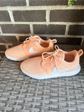 Nike Kids' Peach Roshe One Running Shoes, Size 3Y